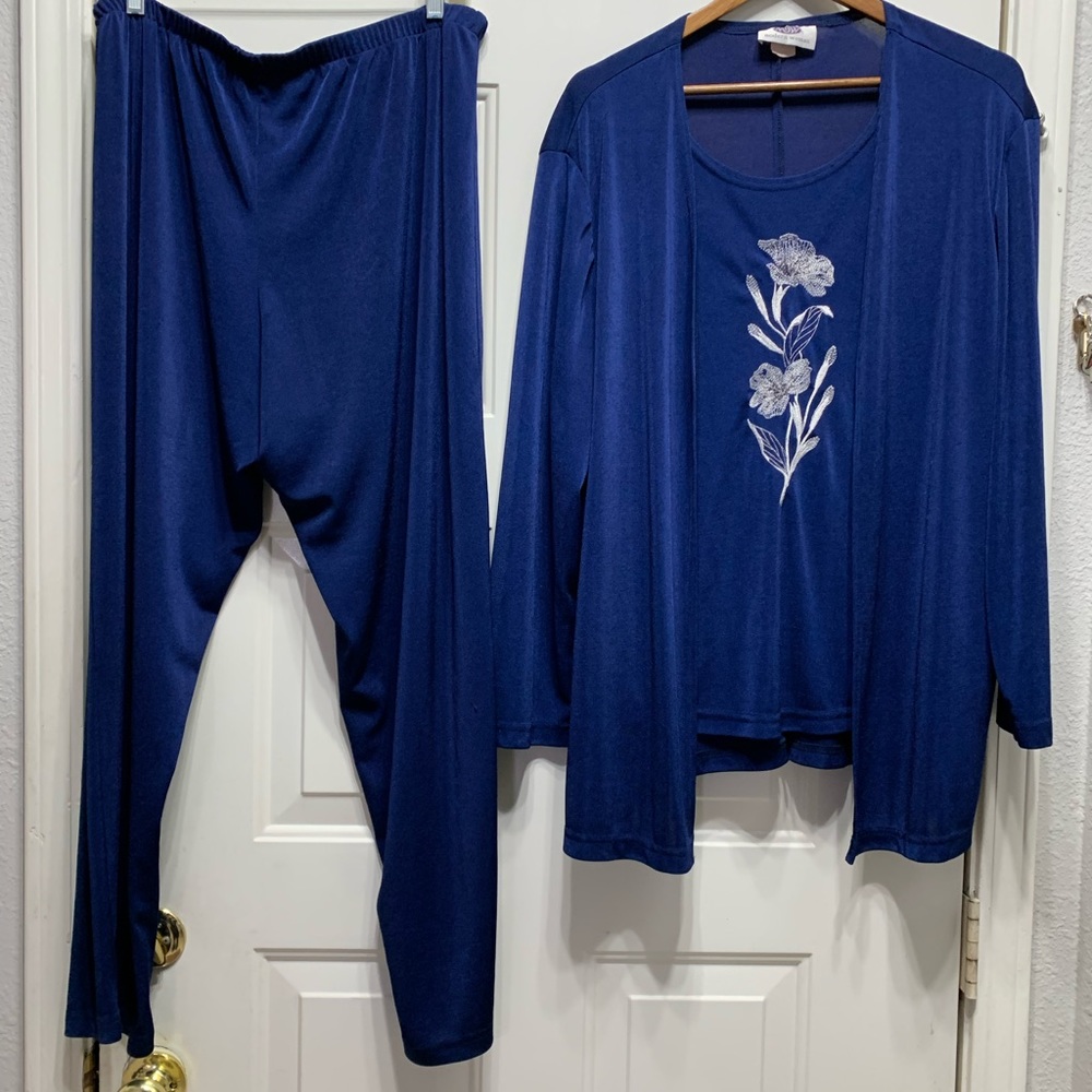 Modern Woman, size 20 it’s difficult to read, blue